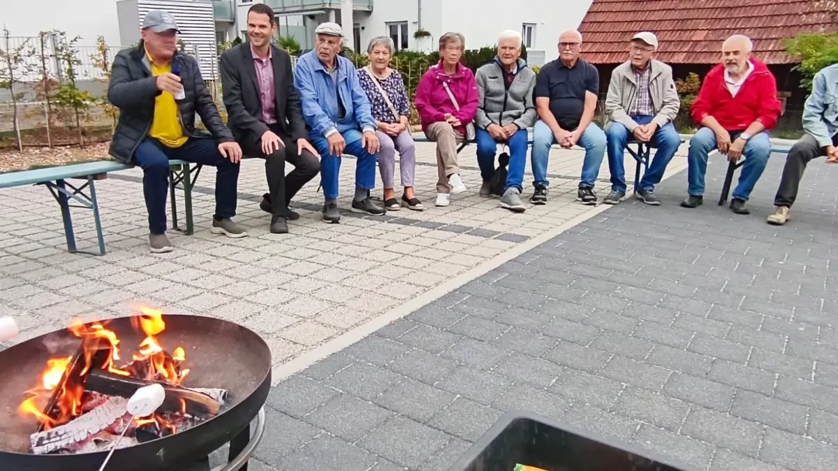 Nach Kritik beim Feuerschalengespräch mit Bürgermeister Marcus Türk werden in Villingendorf längere Einschaltzeiten für die Straßenbeleuchtung angepasst.