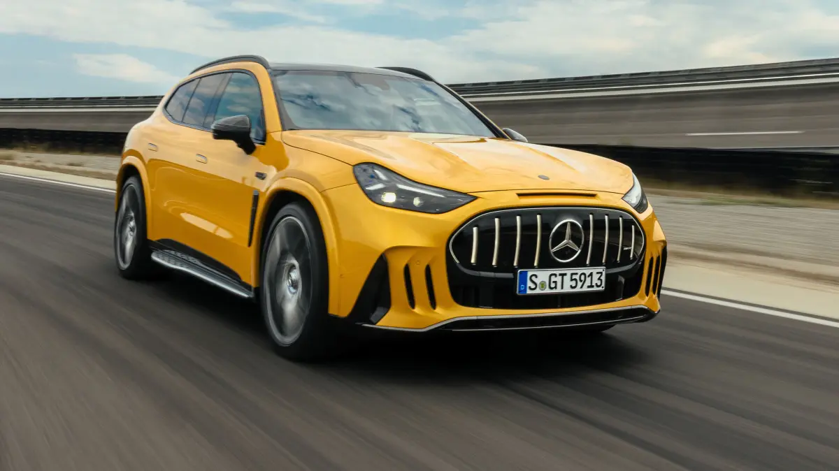 Der neue Mercedes-AMG GT SUV, Affalterbach, 2026.
Mercedes-AMG GT 63 SUV | Energieverbrauch kombiniert 23,8-21,2 kWh/100 km | CO2 Emissionen kombiniert 0 g/km | CO2-Klasse: A
// The all-new Mercedes-AMG GT SUV, Affalterbach, 2026.
Mercedes-AMG GT 63 SUV | Combined energy consumption 23.8-21.2 kWh/100 km | Combined CO₂ emissions 0 g/km | CO₂ class: A