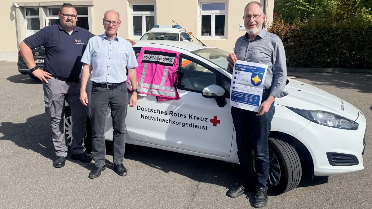 Der stellvertretende DRK-Bereitschaftsleiter Carsten Rinke, Jens Wöhrle und Andreas Güntter (von links) freuen sich über weitere Ehrenamtliche für die Psychosoziale Notfallversorgung und Notfallseelsorge.