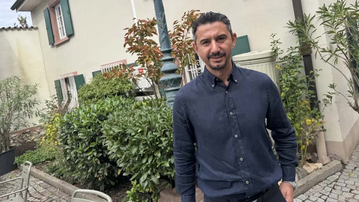 Unternehmer und Gastronom Caner Cavdar, hier beim "Adler" in Alt-Weil, hat nach Fischingen und Alt-Weil jetzt auch in Binzen Pläne.