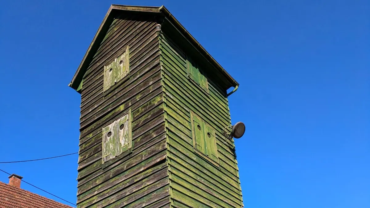 Die Tage des früheren Turms zum Trocknen der Feuerwehrschläuche beim Horgener Backhäusle sind gezählt: Ende des Monats soll das nicht mehr ansehnliche Bauwerk abgerissen werden.