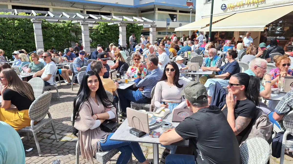 Viele Besucher aus allen Himmelsrichtungen lockt der verkaufsoffene Sonntag traditionell in die Donaueschinger Innenstadt, wie hier beim Frühlingsfest.
