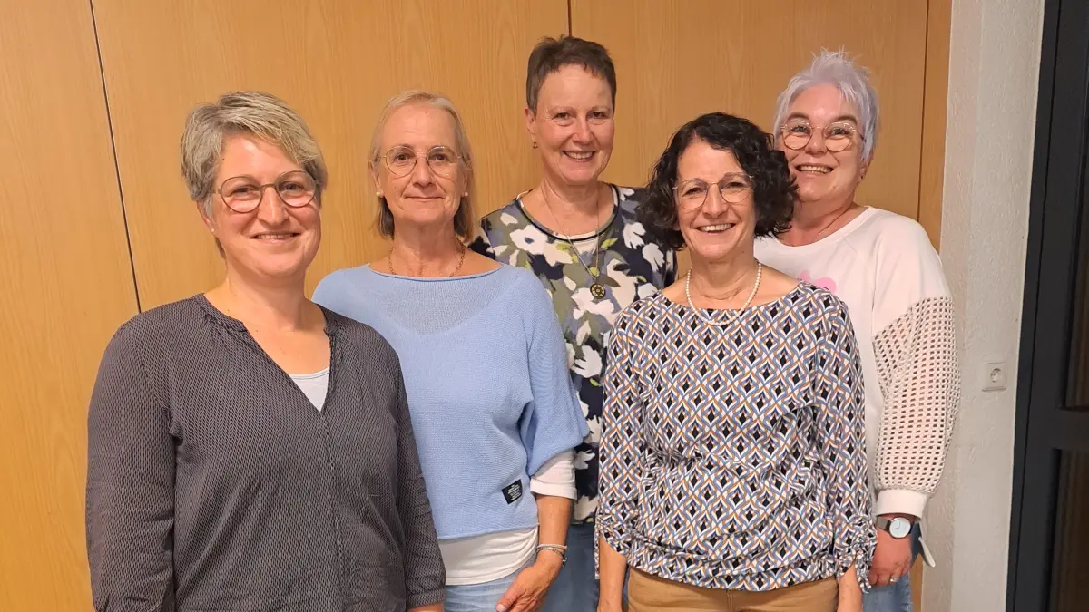Die Vorsitzende Barbara Neuwirth (von links), Beisitzerin Annette Kammerer, Beisitzerin Karin Deuschle, Schriftführerin Christa Höflinger und Beisitzerin Andrea Imhof bilden die Spitze des katholischen Frauenkreises.