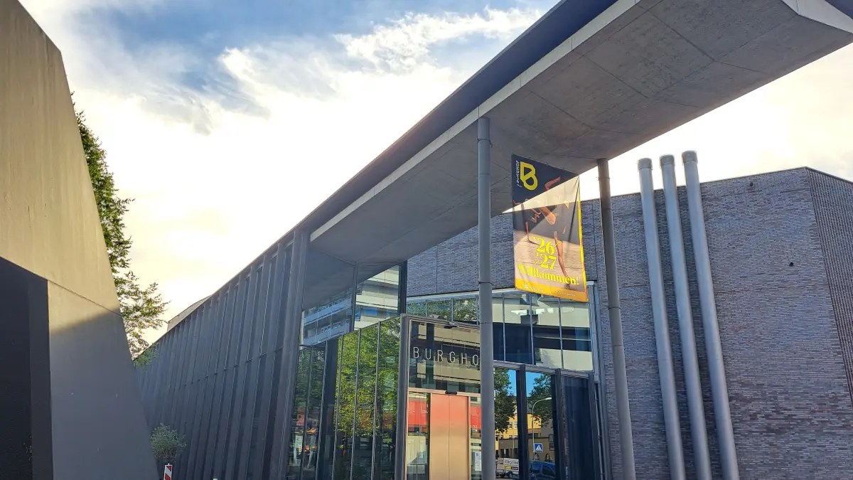 Lörracher Leuchtturm: der Burghof