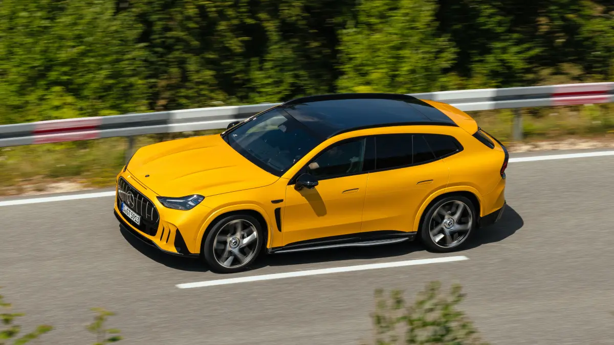 Der neue Mercedes-AMG GT SUV, Affalterbach, 2026.
Mercedes-AMG GT 63 SUV | Energieverbrauch kombiniert 23,8-21,2 kWh/100 km | CO2 Emissionen kombiniert 0 g/km | CO2-Klasse: A
// The all-new Mercedes-AMG GT SUV, Affalterbach, 2026.
Mercedes-AMG GT 63 SUV | Combined energy consumption 23.8-21.2 kWh/100 km | Combined CO₂ emissions 0 g/km | CO₂ class: A