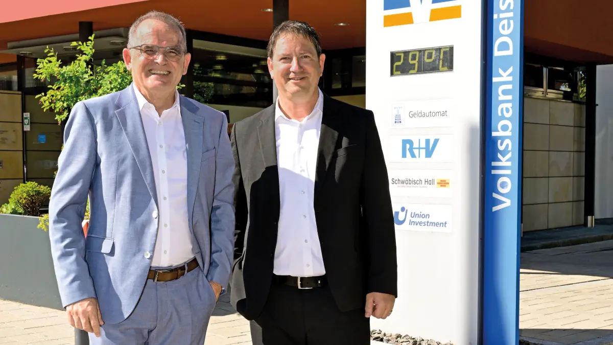 Das Foto zeigt Vorstandssprecher Christoph Groß (links) und Frank Kohler. Foto: Volksbank