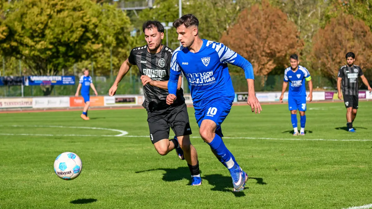 Justin Samardzic (rechts) traf zum Ausgleich.