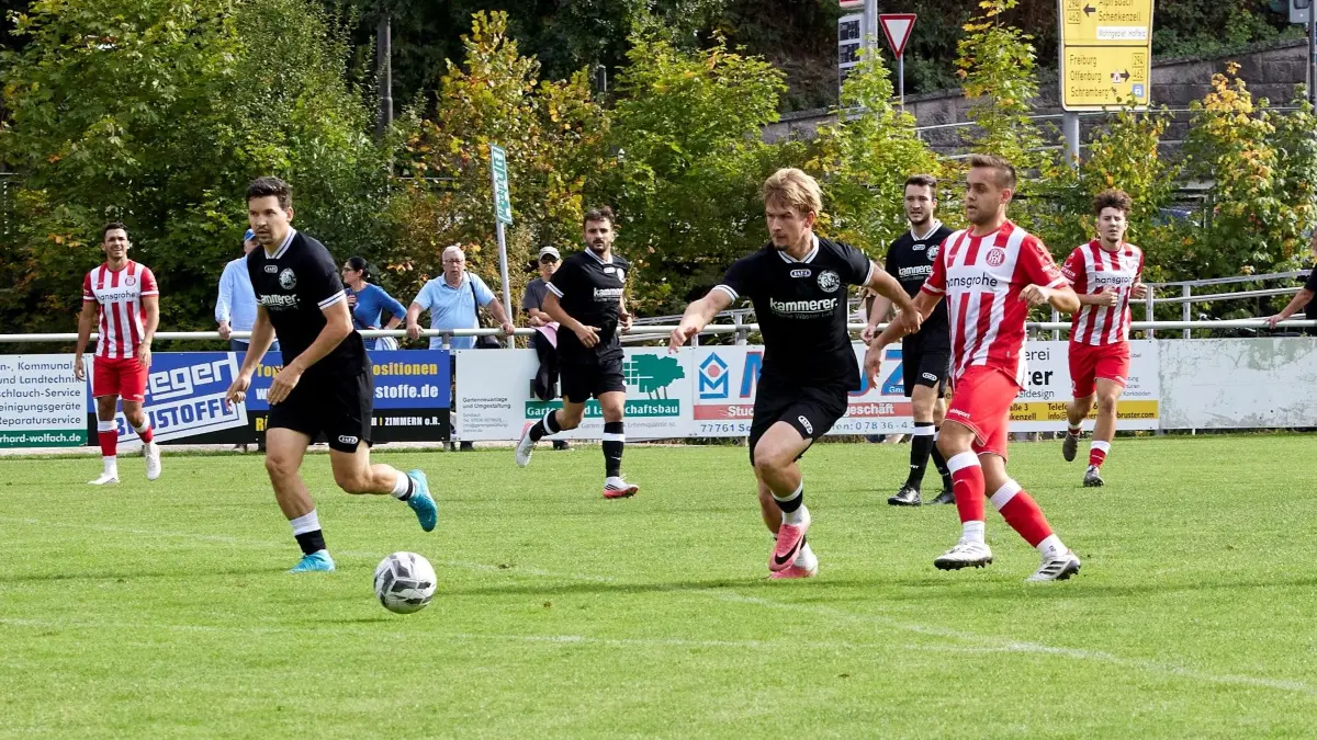 Der SV Haslach (schwarze Trikots)
