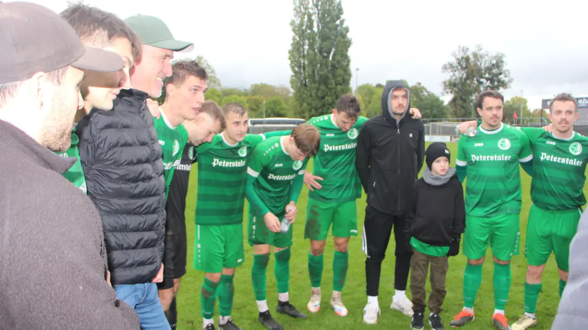 Alexander Breunig, Trainer des SV Schapbach (3. von links)