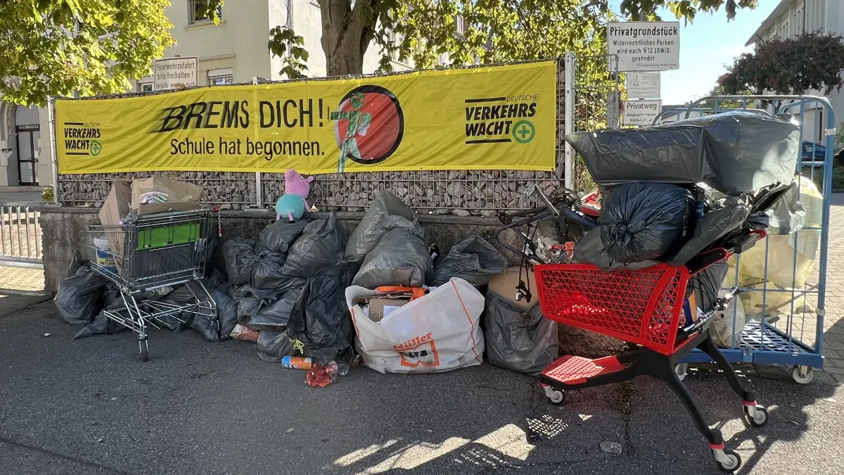 Einen Müllberg sammelten die Schüler der Realschule Dreiländereck in der Stadt zusammen.