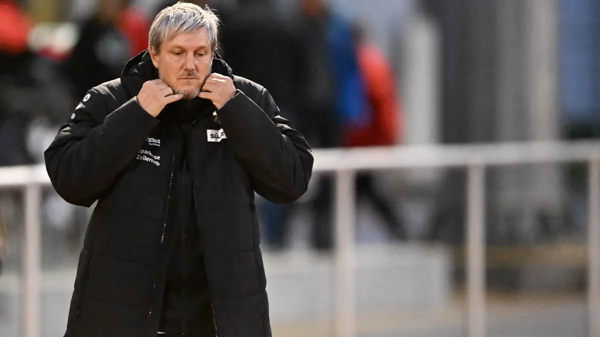 Cheftrainer Michael Schilling und die TSG Balingen warten nach dem 0:0 beim 1. FC Mühlhausen seit vier Oberliga-Spielen auf einen Sieg.