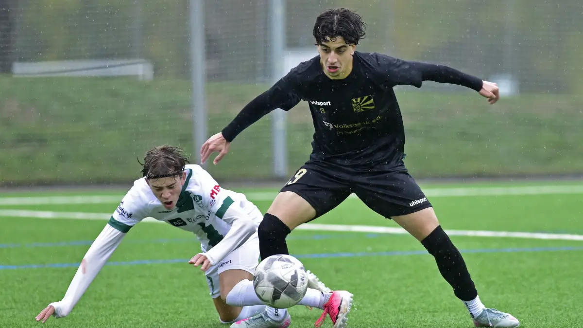 In einem umkämpften Derby setzten sich die B-Junioren des FC 08 Villingen (schwarz) gegen die DJK Donaueschingen durch.