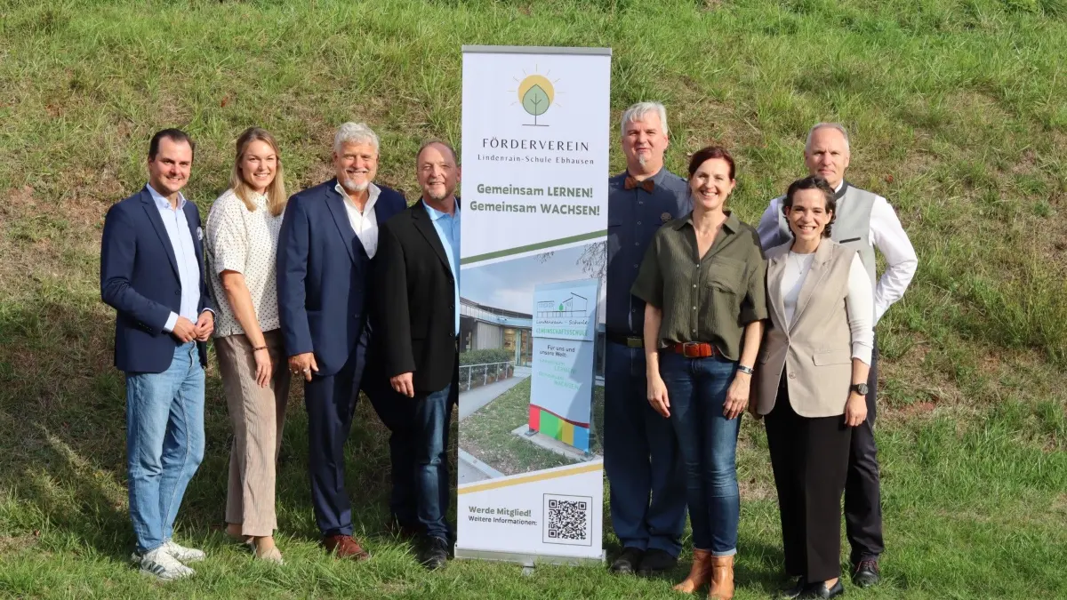 Mitglieder des Fördervereins - Hans Barucha (von links), Julia Rothfuß, Matthias Kiefer, Matthias Fröhlich, Sven Theurer, Andrea Waidelich, Juliana Niethammer, Ralf Heinrich - warben um neue Mitglieder.