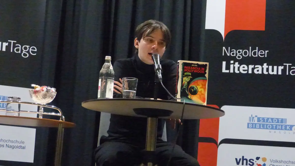 Jan Jekal liest aus seinem Buch