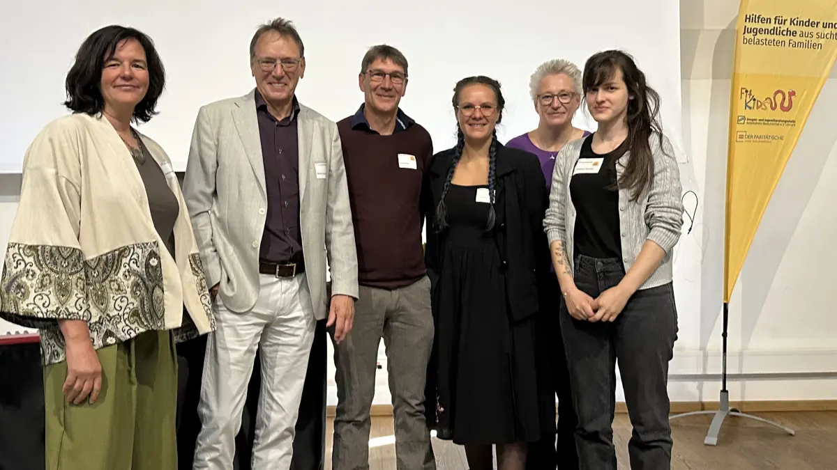 KiSEL Betreuerin Martina Zipse-Warkotsch, Vorstand André Marker, Frank Meißner, Leiter der Drogen- und Jugendberatungsstelle, Bianca Leicher, KiSEL Betreuerin, Vorstand Isabell Walser und Magdalena Wunderle, KiSEL Betreuerin.