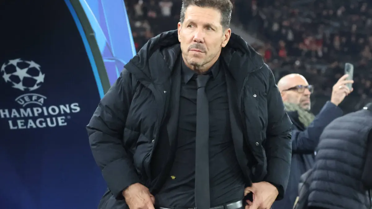 Fussball UEFA Champions League, VfB Stuttgart - Atletico Madrid: 20.10.2026, xrekx, Fussball UEFA Champions League, VfB Stuttgart - Atletico Madrid v.l. Diego Simeone Trainer Atlà tico Madrid Stuttgart *** October 20, 2026, xrekx, Soccer, UEFA Champions League, VfB Stuttgart vs. Atlético Madrid, Diego Simeone, Coach of Atlético Madrid, Stuttgart