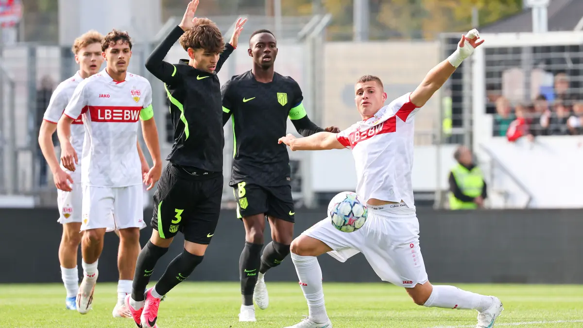Impressionen vom Youth-League-Spiel der VfB-U19 gegen Atletico Madrid