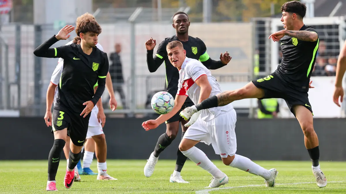 Impressionen vom Youth-League-Spiel der VfB-U19 gegen Atletico Madrid