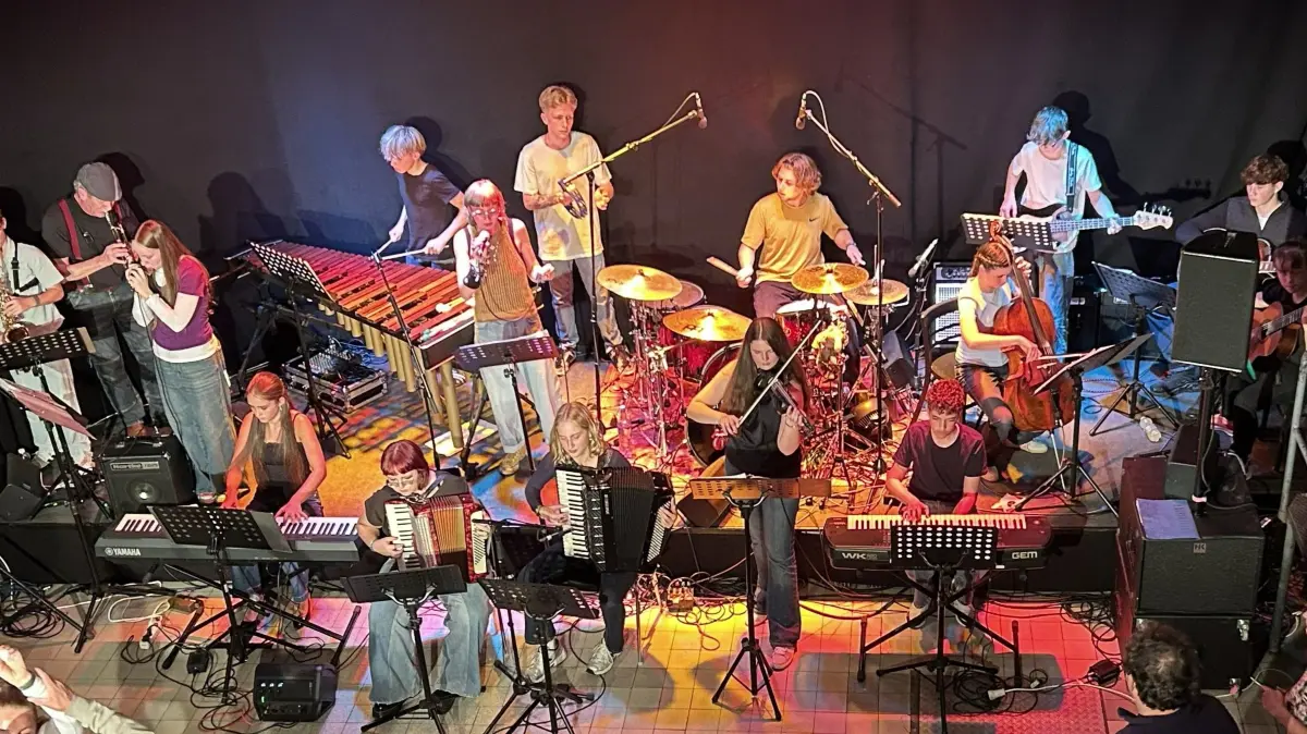 Über eine gelungene Premiere der Triple-Band-Night im Kesselhaus freuen sich alle Beteiligten der Musikschule.