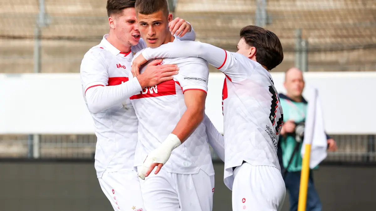 Impressionen vom Youth-League-Spiel der VfB-U19 gegen Atletico Madrid