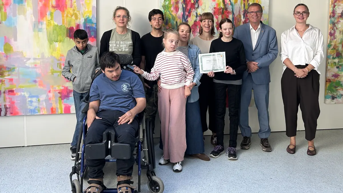 Oberbürgermeister Klaus Eberhardt empfing das Redaktionsteam der Schülerzeitung der Karl-Rolfus-Schule zu einem gemeinsamen Frühstück im Rathaus. Als Anerkennung gab es auch einen kleinen Zustupf für die Redaktionskasse.