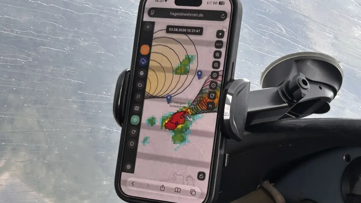 Das Radar der Hagelabwehr zeigt dem Piloten, was auf ihn zukommt.