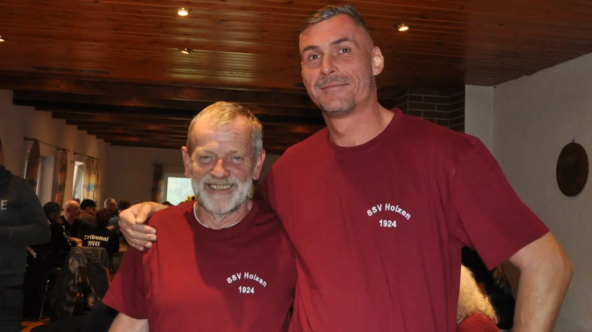 Oberschützenmeister Heinz Schneider (links) hat sein Amt nach 36 Jahren an Daniel Weiß übergeben.