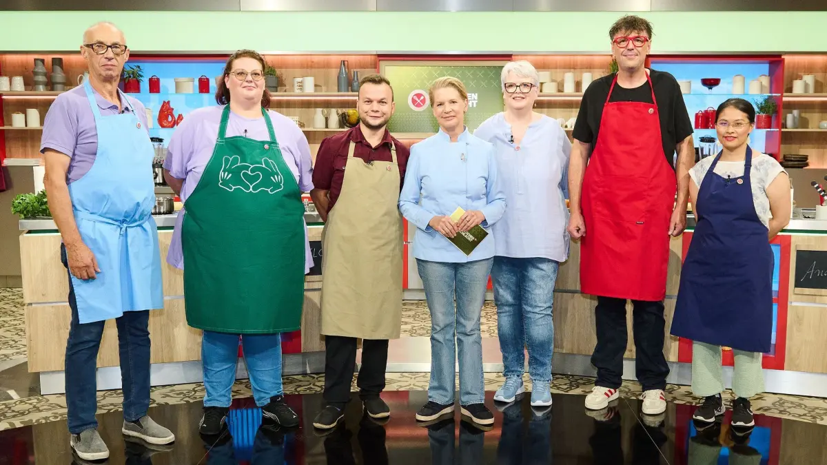 Die Runde, mit der sich Wehrle am Herd misst: Werner Heim (von links), Corinna Clausert, Florian Wehrle, Moderatorin Cornelia Poletto, Kandidaten Andrea Tegen, Timo Szopieray "Andi Latte“ und Kristina Eberle.