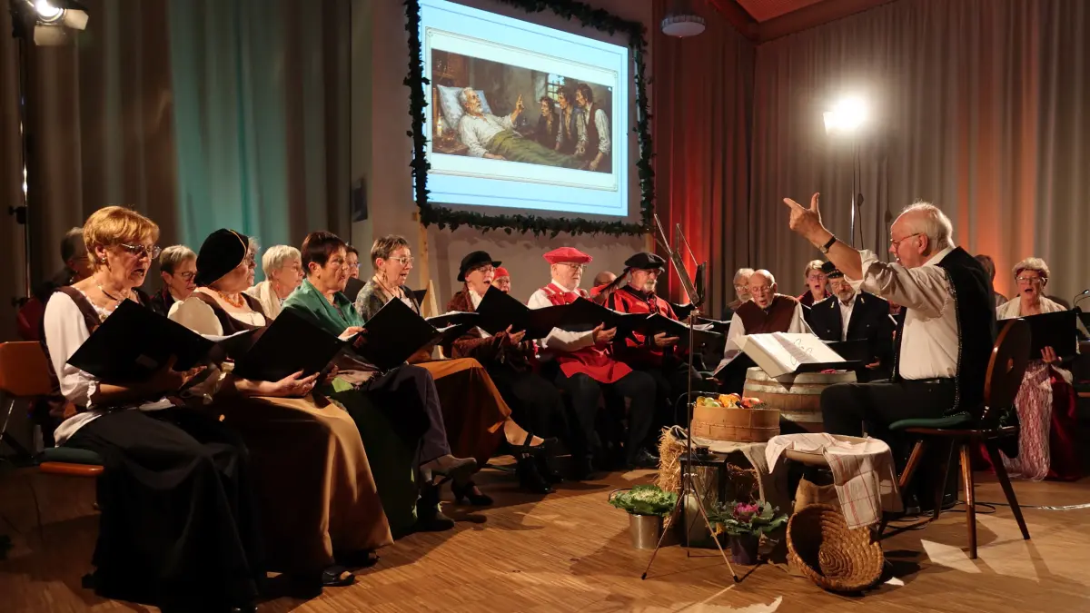 Vergangenen Samstag hat der gemischte Chor des Gesangvereins Unterjettingen sein Jahreskonzert "Geschichten in Liedern - Ein musikalischer Bilderbogen" aufgeführt