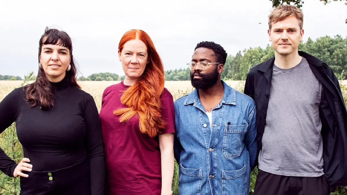 Das Künstler:innen-Kollektiv Field Narratives (v. l. n. r.): Sascia Bailer, Lene Markusen, hn. lyonga und Andreas Doepke.