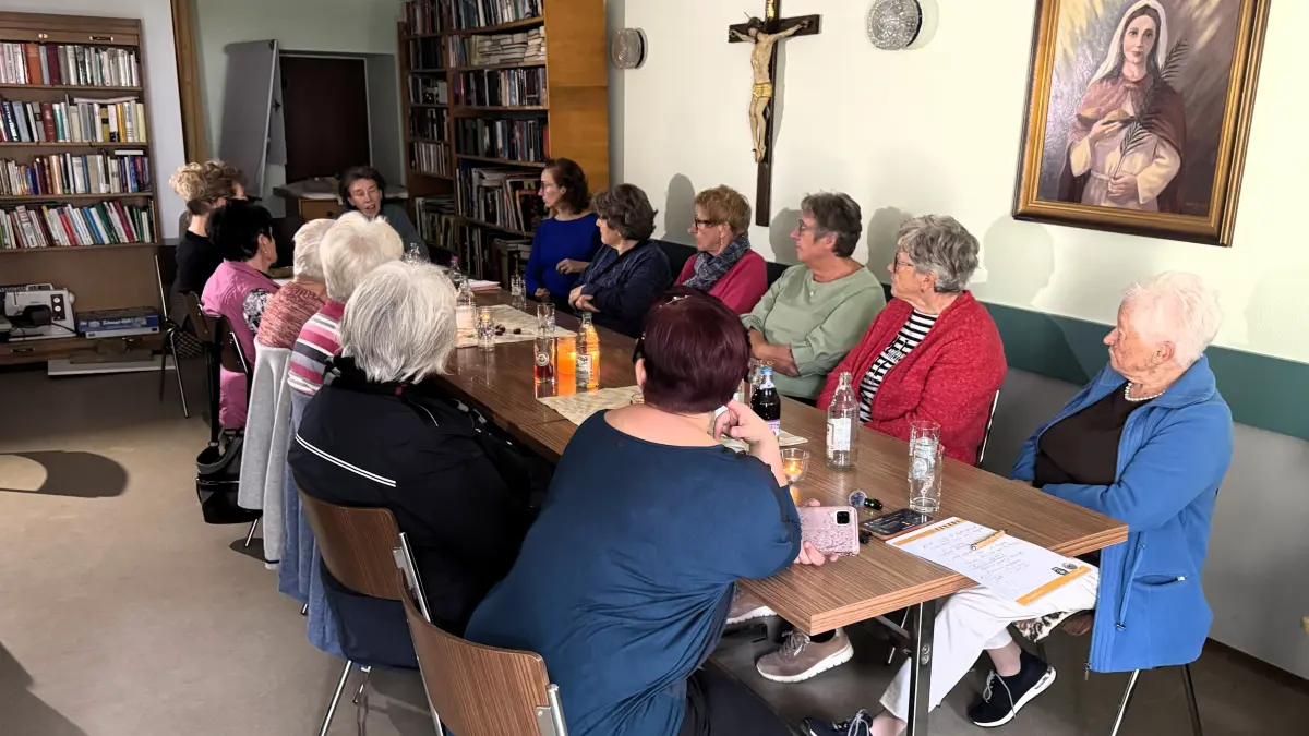 Außerordentliche Mitgliederversammlung der kfd Riedöschingen. Die Auflösung zum Jahresende wurde einstimmig beschlossen.