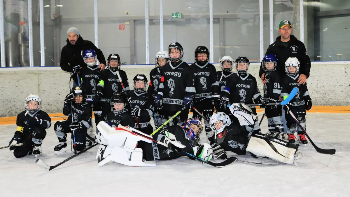 Die U9-Spielgemeinschaft der Black Panthers Bad Liebenzell, Pforzheim und Hügelsheim präsentierte sich beim Turnier in Mannheim als eingeschworene Einheit.
