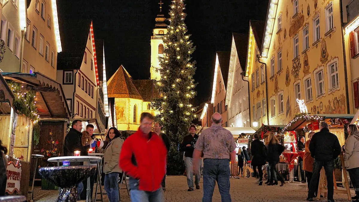 Weihnachtshorb: Vorsicht: Dieses Foto ist möglicherweise nur für den einstigen Verlag Schwäbisches Tagblatt verwendbar. Weihnachtsmarkt Horb 29.11.2009. Bild: Kuball