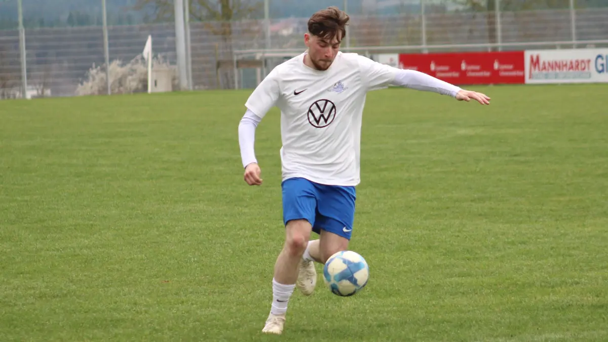 Marvin Burgbacher steuerte zwei Tore zum Niedereschacher Pokal-Coup in Geisingen bei.