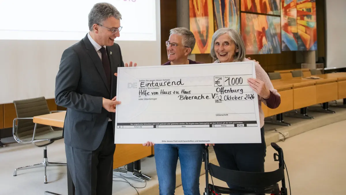 Mit dem pflegecompass ausgezeichnet wurde der Verein „Hilfe von Haus zu Haus Biberach e. V.“.