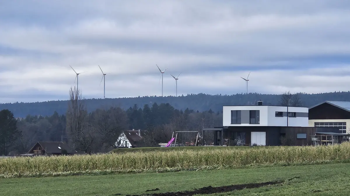 In Simmersfeld gibt es bereits Windräder. Nun sollen weitere dazukommen. (Archivbild)