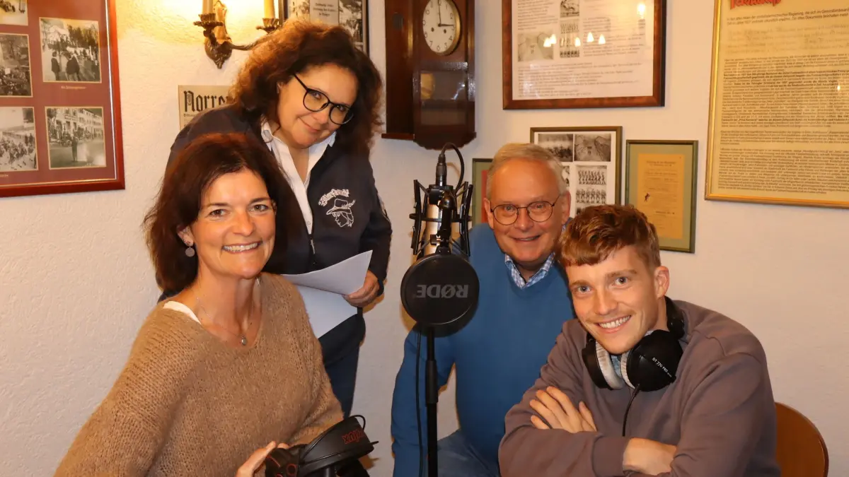 Das Podcast-Quartett (von links): Andrea Köpfer, Sabine Rudiger, Uli Merkle und Marius Lais