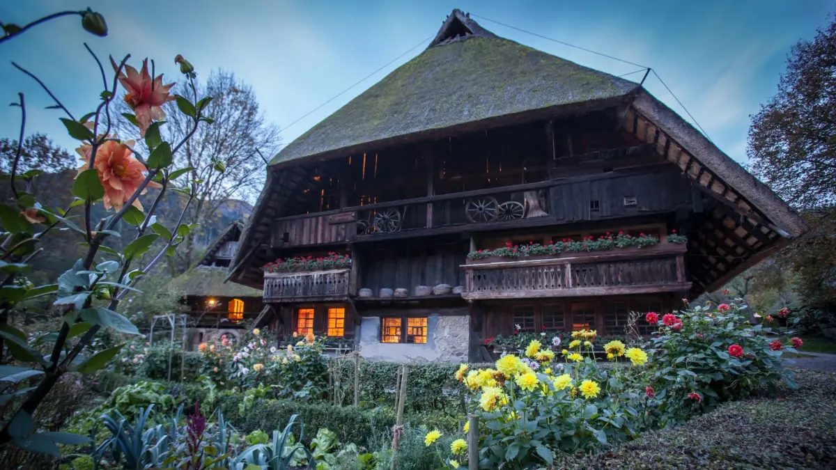 Das Schwarzwälder Freilichtmuseum Vogtsbauernhof verabschiedet sich am 1. November in die Winterpause.