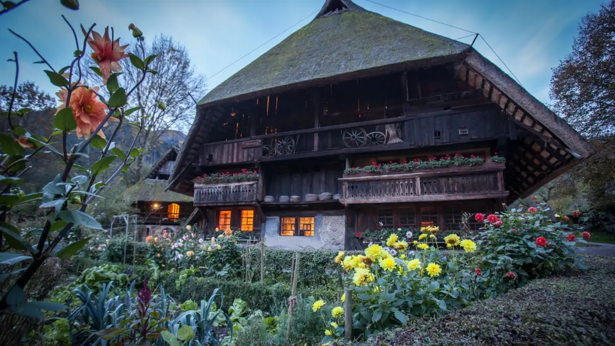 Das Schwarzwälder Freilichtmuseum Vogtsbauernhof verabschiedet sich am 1. November in die Winterpause.