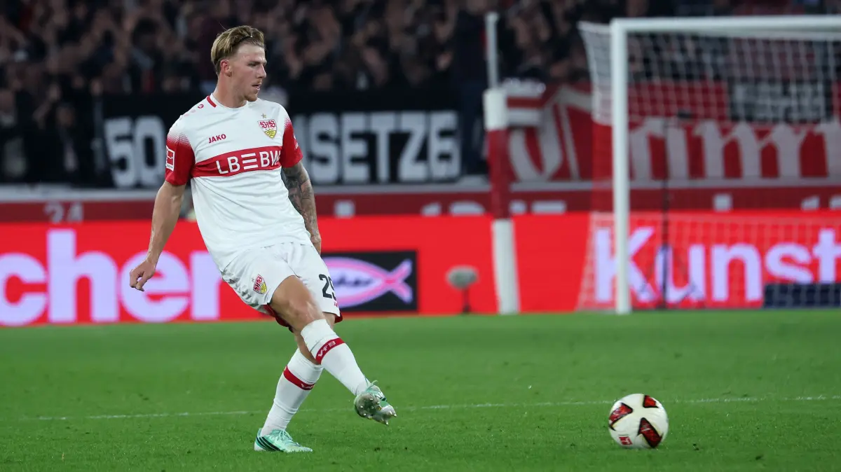 Fußball VfB Stuttgart vs. Borussia Mönchengladbach: BAU // Stuttgart, Fußball Bundesliga, 7. Spieltag, VfB Stuttgart vs. Borussia Mönchengladbach , Finn Jeltsch (VfB)