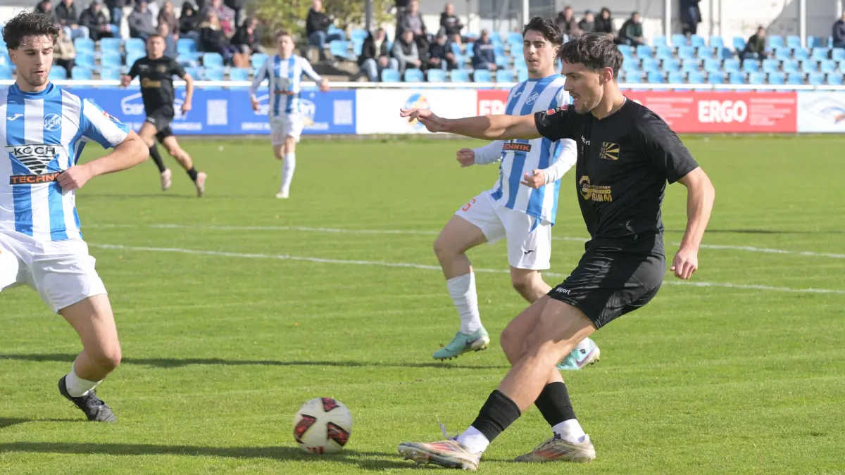 Dominik Emminger (FC 08 Villingen, #09) beim Torschuss
1. CfR Pforzheim vs. FC 08 Villingen , Fussball, Oberliga BW, 13.Spieltag, Saison 2026/2027, 24.10.2026
Foto: Eibner-Pressefoto/Tobias Baur