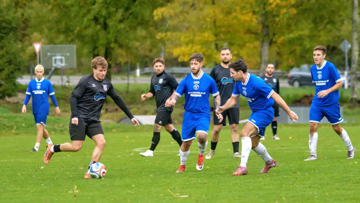 FC Pfeffingen II - Spvgg Truchtelfingen, Fußball Kreisliga C2, 25.10.2026: FC Pfeffingen II - Spvgg Truchtelfingen. Albstadt-Pfeffingen, Baden-Württemberg, Deutschland, 25.10.2026. Fußball, Herren Kreisliga C2, Saison 2026/2027, auf Spielfeld 2 des FC Pfeffingen, Zillhauser Straße 57/1. For editorial use only. Foto: Eibner-Pressefoto