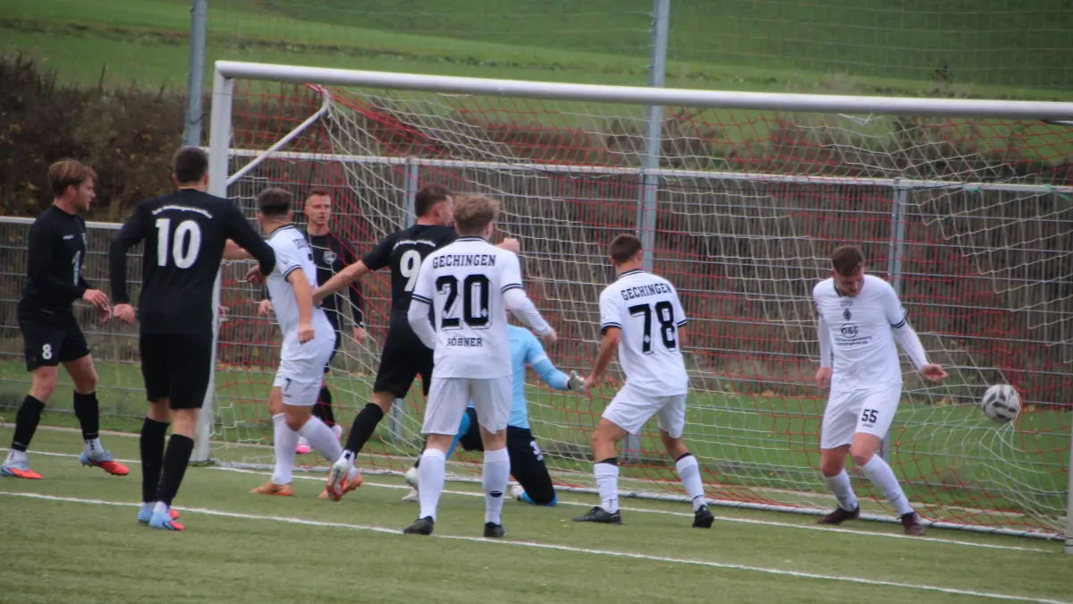 Insgesamt zehnmal zappelte der Ball bei der Begegnung SG Deißlingen/Lauffen – Spfr. Gechingen im Tornetz.