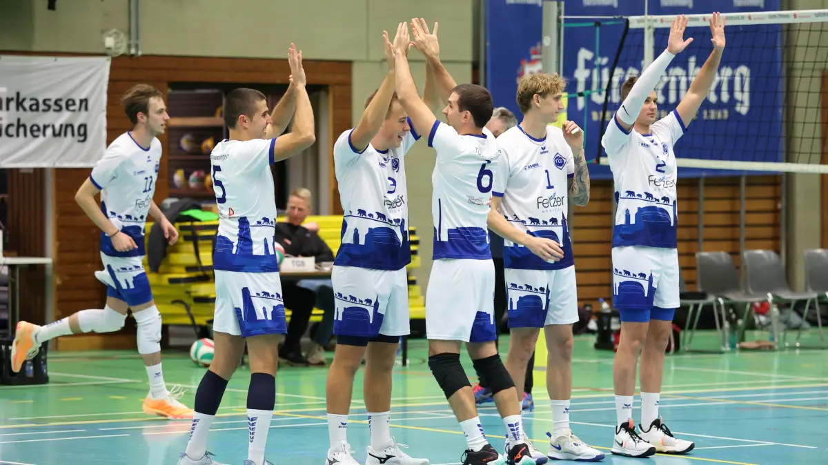 Die TG-Volleyballer bejubelten einen verdienten Heimsieg.