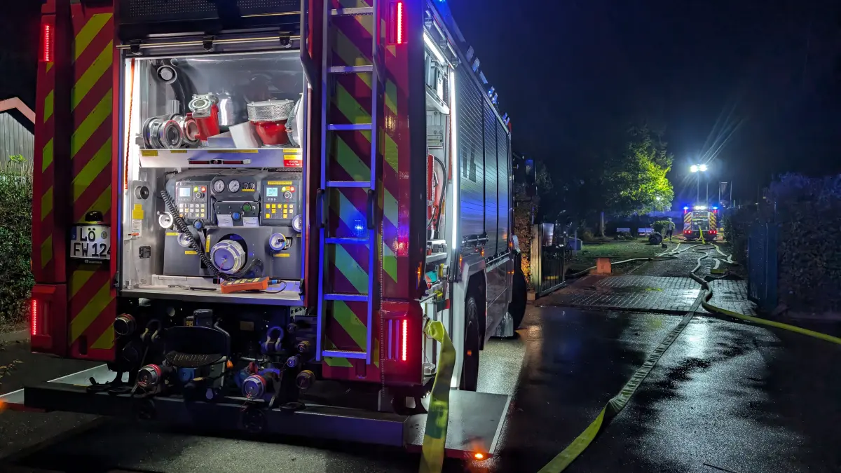 Von der Gartenhütte konnte die Feuerwehr nichts retten.