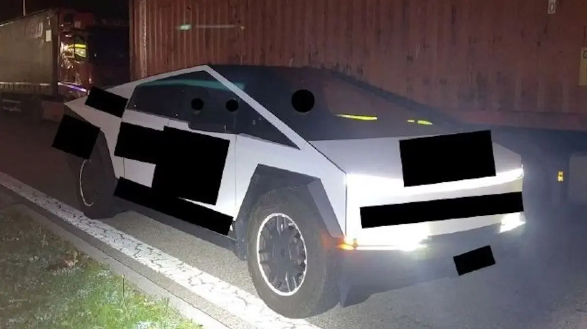 Cybertruck auf bayerischer Autobahn gestoppt