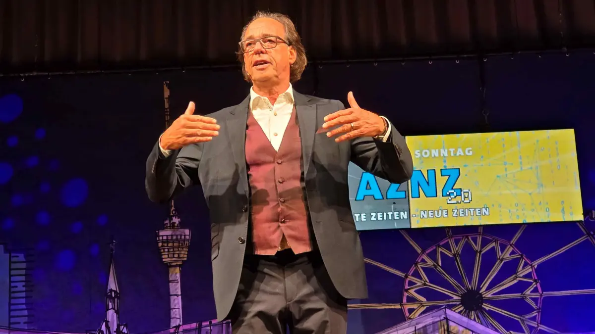 Christoph Sonntag in der Bisinger Hohenzollernhalle mit Programm AZNZ
