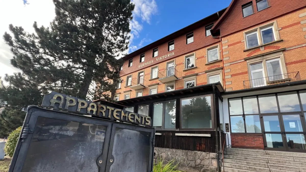 Das Gästehaus Viktoria in Schönwald war bereits dem Abriss geweiht. Nun tritt ein neuer Player auf den Plan
