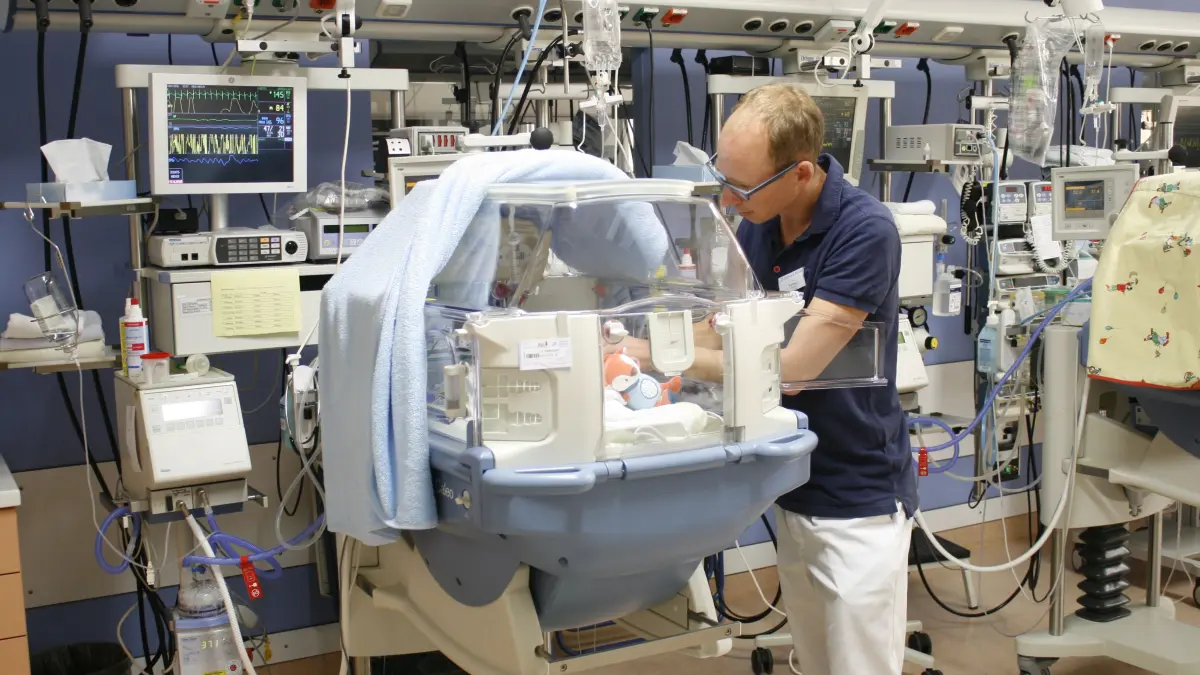 Bei der Frage, ob die Ortenauer Geburtshilfen beim Offenburger Klinikum gebündelt werden sollen, argumentieren die Verantwortlichen unter anderem mit der räumlichen Nähe zur dortigen Kinderklinik inklusive Intensivstation für Früh- und Neugeborene.
