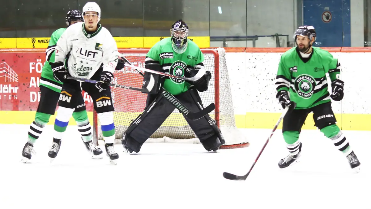 Die Abwehr um Eisbären-Goalie Raphael Kühn war im Spiel gegen die Steelers stark gefordert.